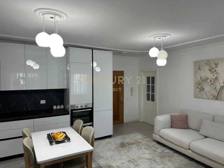 Tirane, shitet apartament 2+1 Kati 6, 102 m² 250.000 € (ish parku)