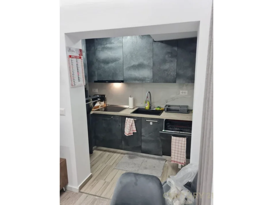 Tirane, jepet me qera apartament 2+1 Kati 4, 75 m² 600 € (restorant durresi)