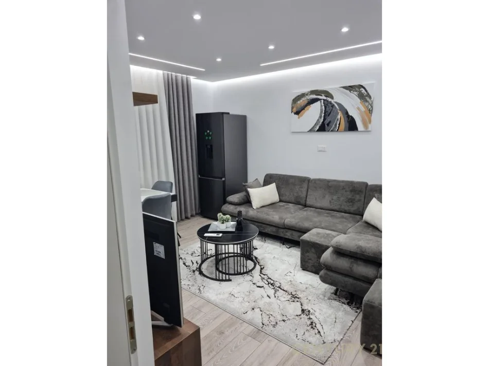 Tirane, jepet me qera apartament 2+1 Kati 4, 75 m² 600 € (restorant durresi)