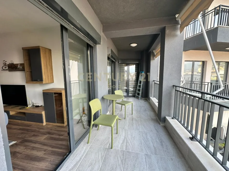 Tirane, jepet me qera apartament 2+1+Ballkon Kati 5, 110 m² 1.300 € 