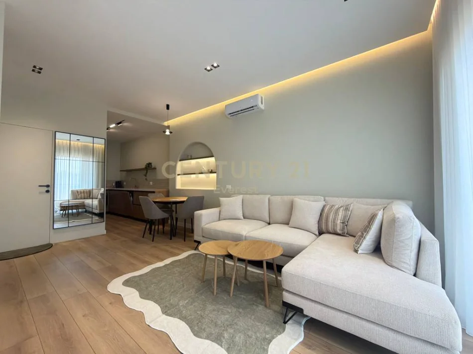 Tirane, jepet me qera apartament 1+1 Kati 7, 65 m² 900 € (rruga e barrikadave)