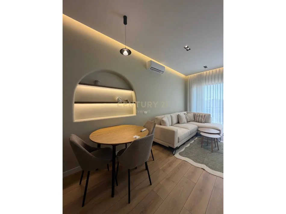 Tirane, jepet me qera apartament 1+1 Kati 7, 65 m² 900 € (rruga e barrikadave)
