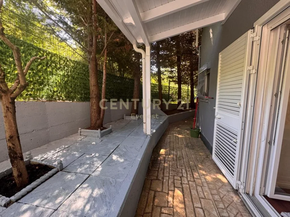 Tirane, jepet me qera apartament 2+1 Kati 0, 82 m² 750 € (liqeni i thate radisson)