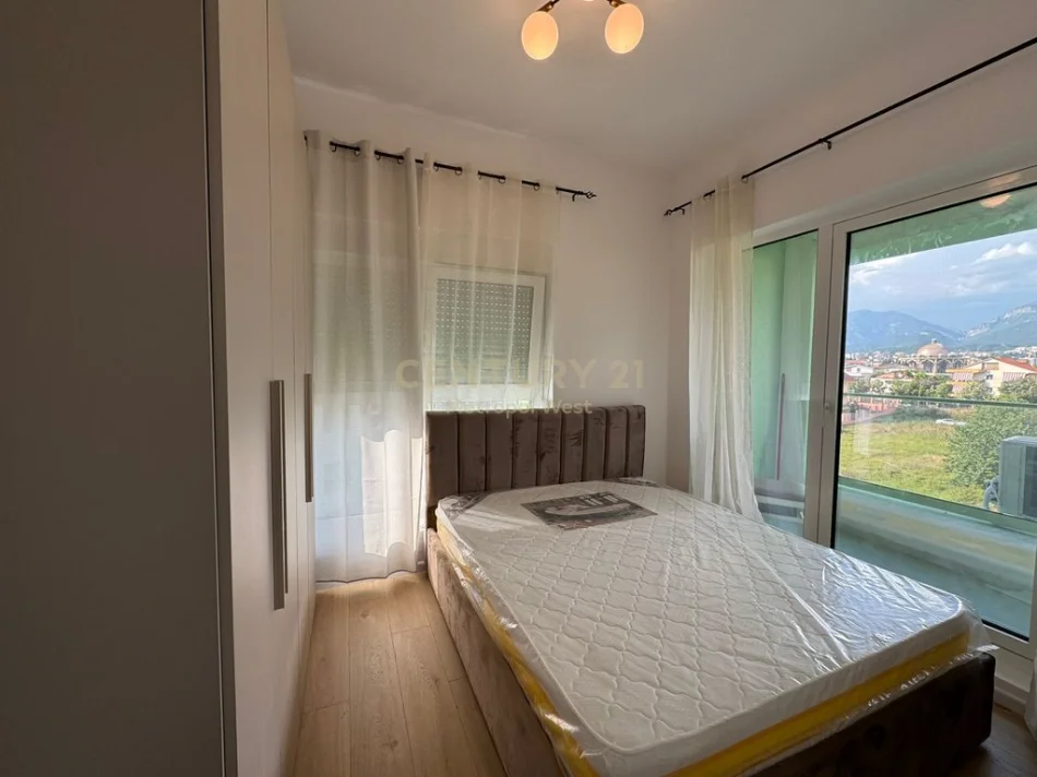 Tirane, jepet me qera apartament 2+1+Ballkon Kati 5, 72 m² 550 € (Ali Demi)