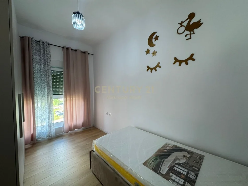 Tirane, jepet me qera apartament 2+1+Ballkon Kati 5, 72 m² 550 € (Ali Demi)