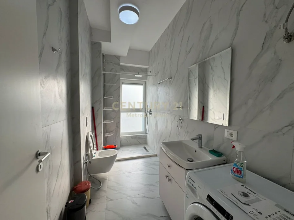 Tirane, jepet me qera apartament 2+1+Ballkon Kati 4, 100 m² 500 € (Rezidenca Kaimi, Ali Demi)