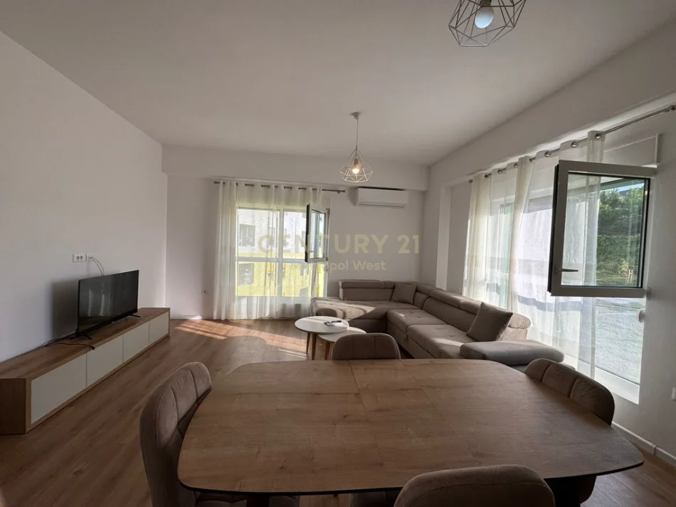 Tirane, jepet me qera apartament 2+1 Kati 4, 100 m² 500 € 