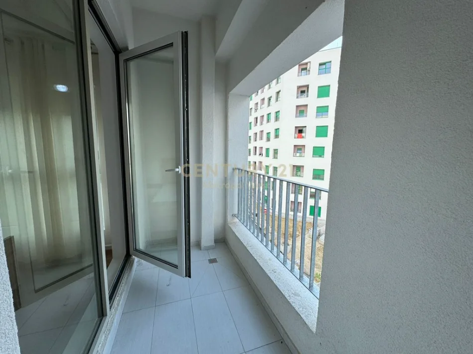 Tirane, jepet me qera apartament 2+1 Kati 4, 100 m² 500 € 
