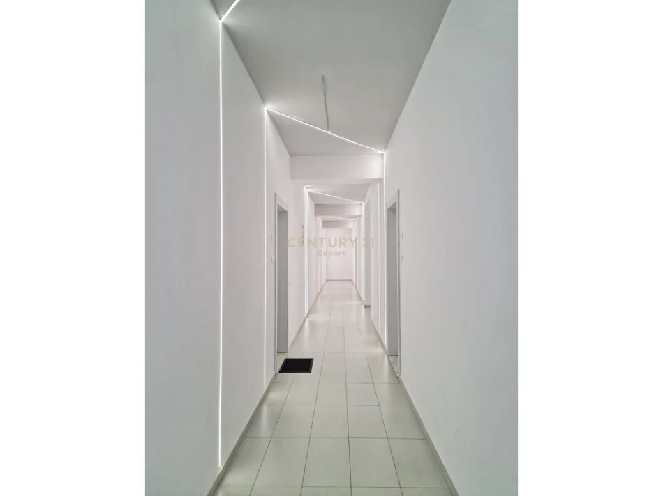 Tirane, jepet me qera apartament 1+1 Kati 7, 64 m² 422 € 