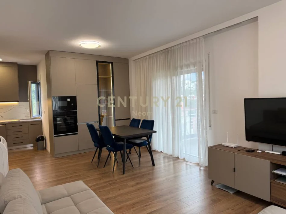 Tirane, shitet apartament 2+1+Ballkon Kati 5, 105 m² 280.000 € (kodra e diellit)