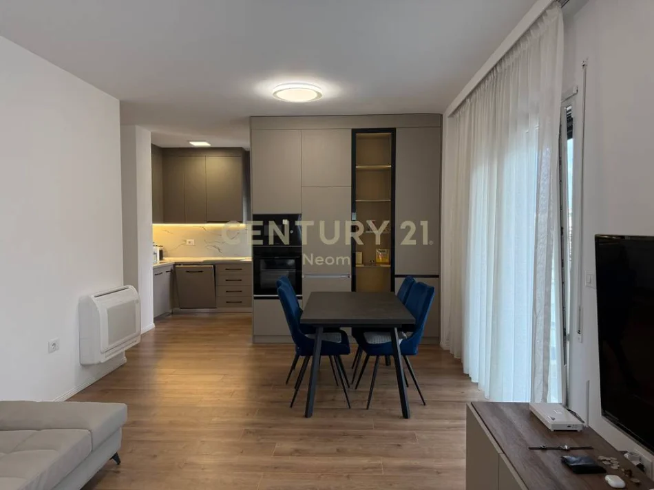 Tirane, shitet apartament 2+1+Ballkon Kati 5, 105 m² 280.000 € (kodra e diellit)