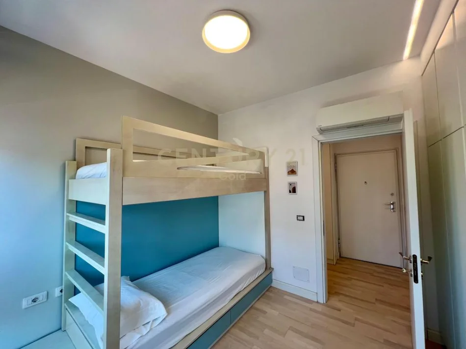 Tirane, jepet me qera apartament 2+1+Ballkon Kati 6, 95 m² 1.100 € (rruga e barrikadave)