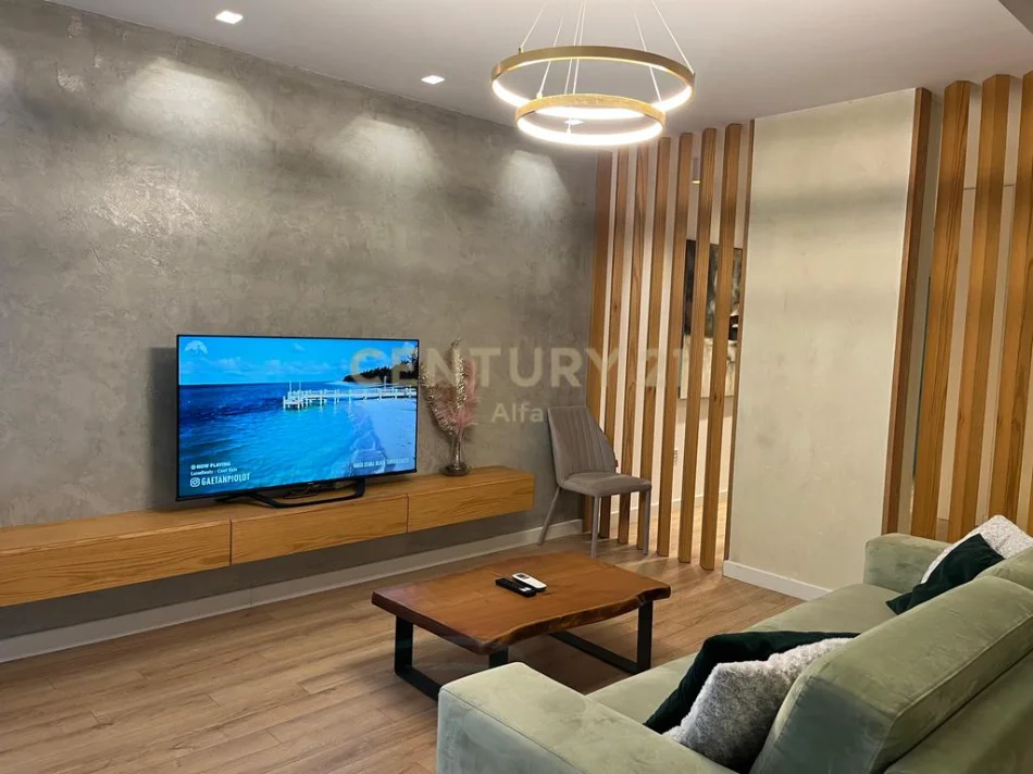 Tirane, shitet apartament 2+1+Ballkon Kati 1, 105 m² 229.000 € (kodra e diellit 1 prane british school)