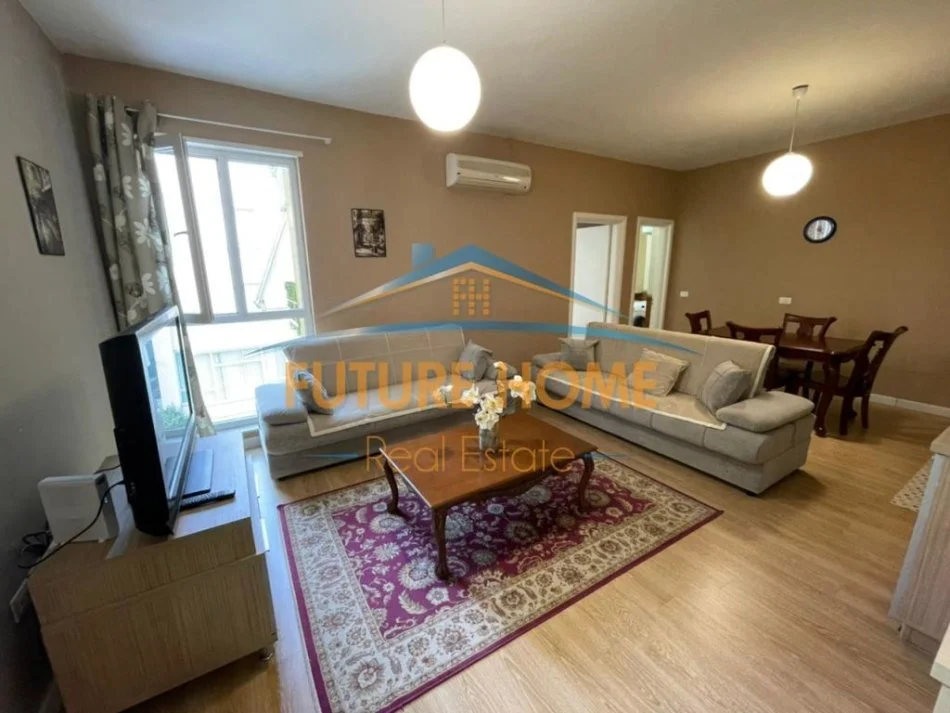 Tirane, jepet me qera apartament 1+1+Ballkon Kati 2, 87 m² 650 € 