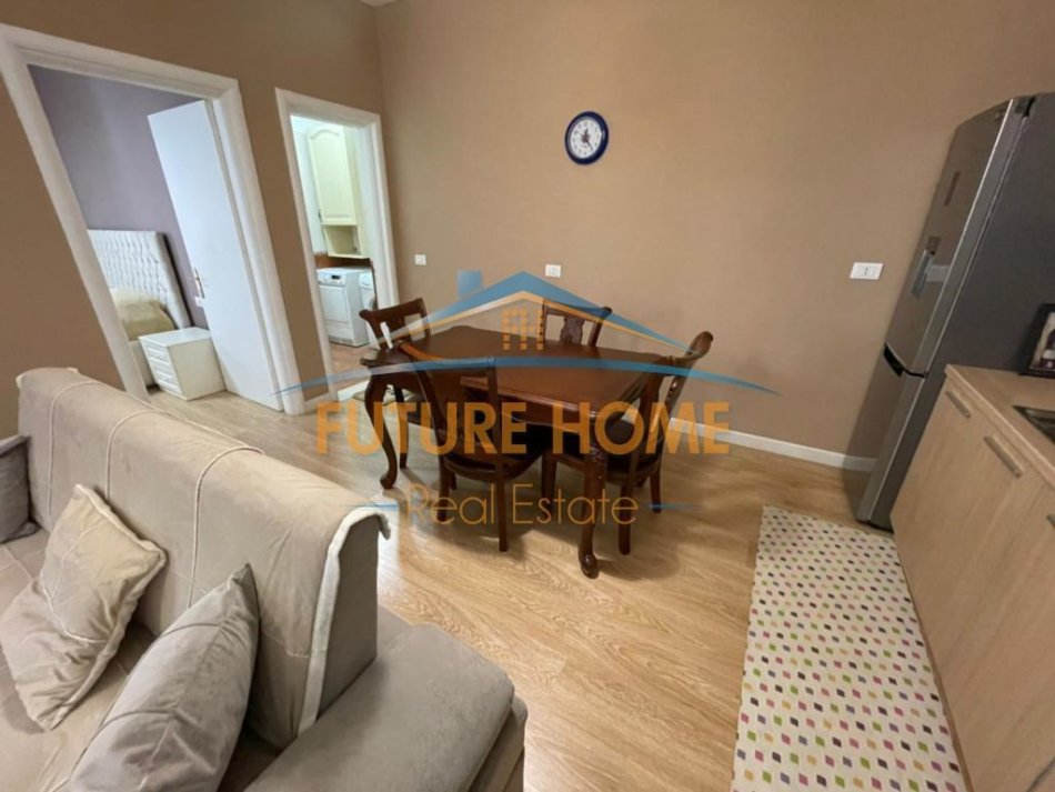 Tirane, jepet me qera apartament 1+1 Kati 2, 87 m² 650 € (Kopshti Zoologjik , Tiranë)