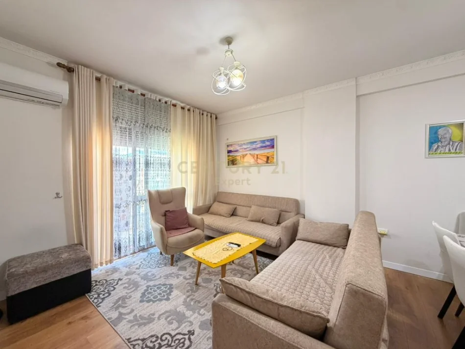 Tirane, shitet apartament 1+1 Kati 7, 74 m² 120.000 € (astiri)