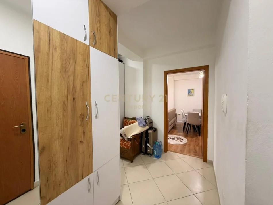 Tirane, shitet apartament 1+1 Kati 7, 74 m² 120.000 € (astiri)