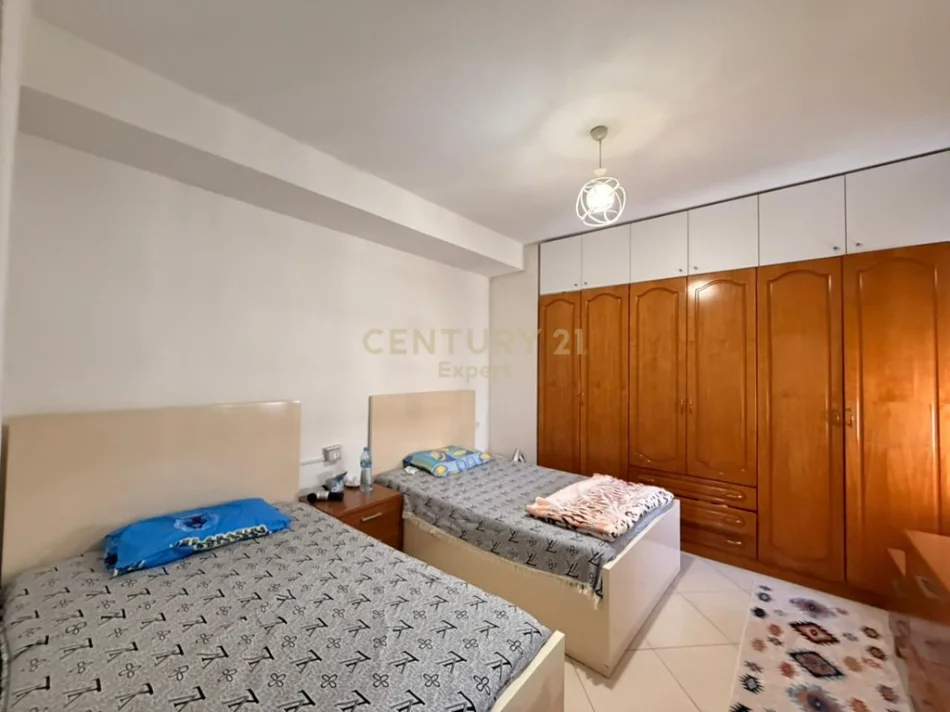 Tirane, shitet apartament 1+1 Kati 7, 74 m² 120.000 € (astiri)