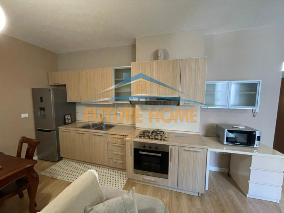 Tirane, jepet me qera apartament 1+1 Kati 2, 87 m² 650 € (Kopshti Zoologjik , Tiranë)