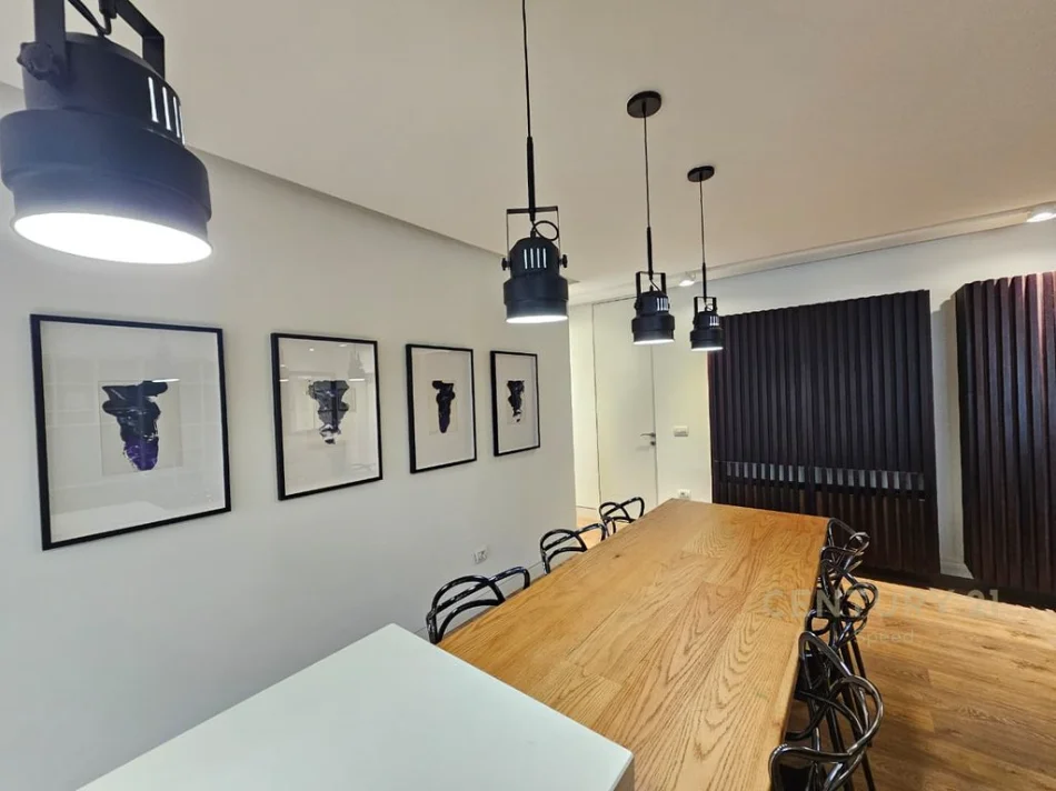 Tirane, jepet me qera apartament 2+1+Ballkon Kati 2, 120 m² 1.200 € (kompleksi dinamo)