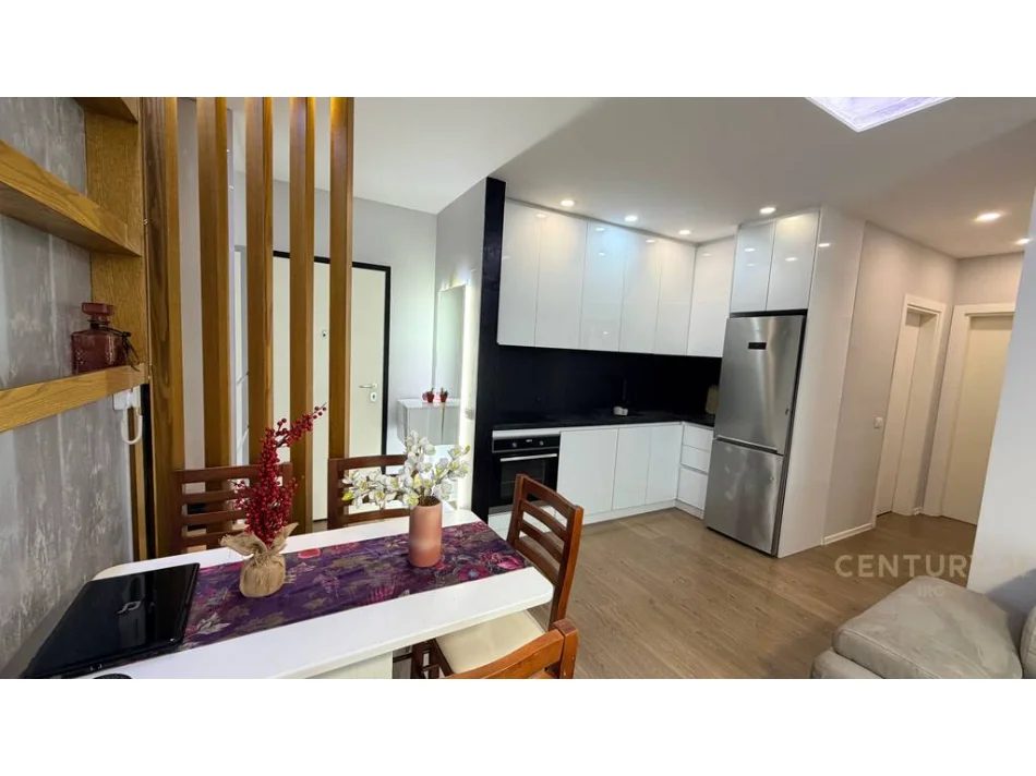 Tirane, shitet apartament 2+1+Ballkon Kati 6, 94 m² 240.000 € (don bosko)