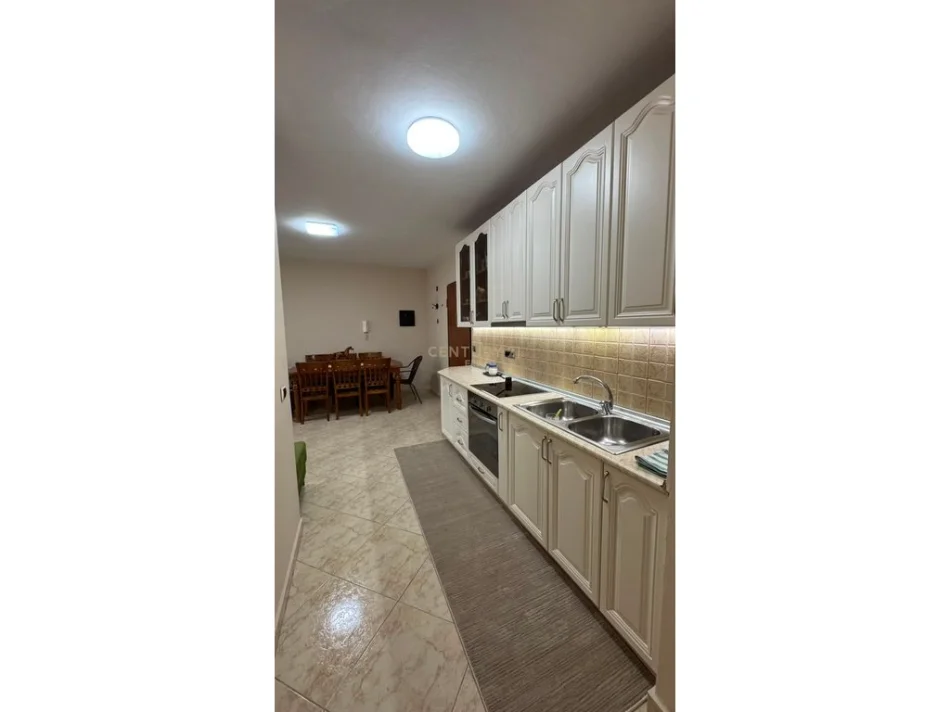Tirane, jepet me qera apartament 2+1 Kati 9, 95 m² 850 € (21 dhjetori)
