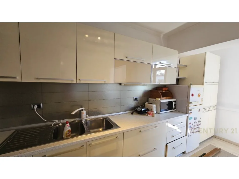 Tirane, shitet apartament 1+1 Kati 4, 63 m² 145.000 € 