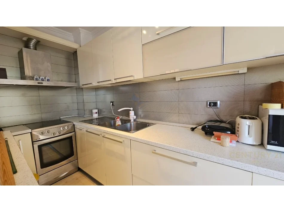 Tirane, shitet apartament 1+1 Kati 5, 63 m² 145.000 € (myslym shyri)