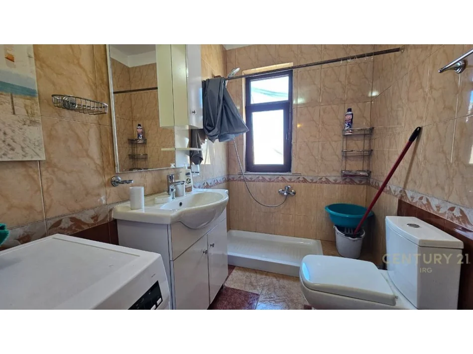 Tirane, shitet apartament 1+1+Ballkon Kati 4, 63 m² 145.000 €