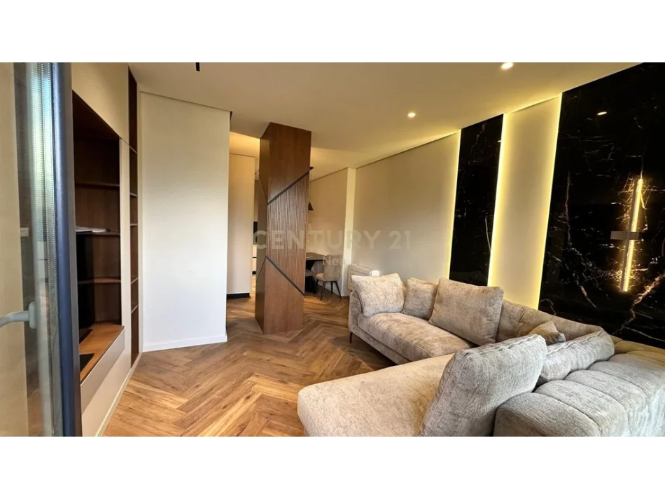 Tirane, jepet me qera apartament 2+1+Ballkon Kati 5, 85 m² 750 € (don bosko)