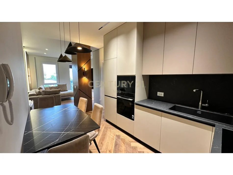 Tirane, jepet me qera apartament 2+1+Ballkon Kati 5, 85 m² 750 € (don bosko)