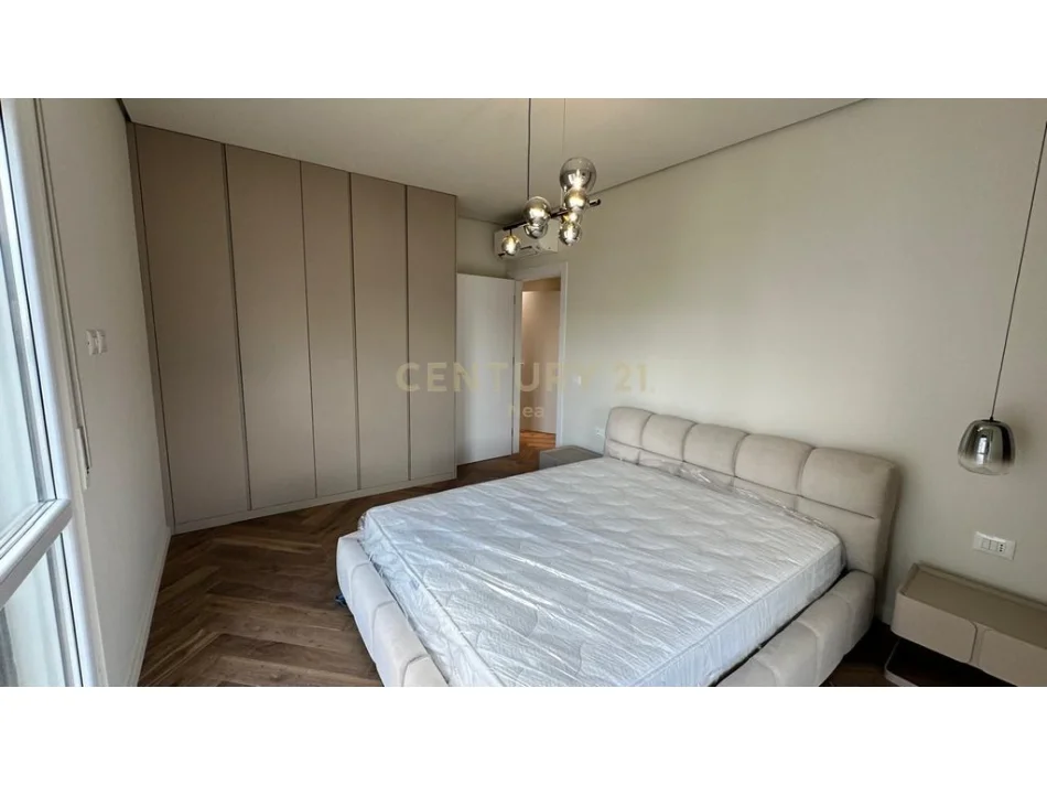 Tirane, jepet me qera apartament 2+1+Ballkon Kati 5, 85 m² 750 € (don bosko)
