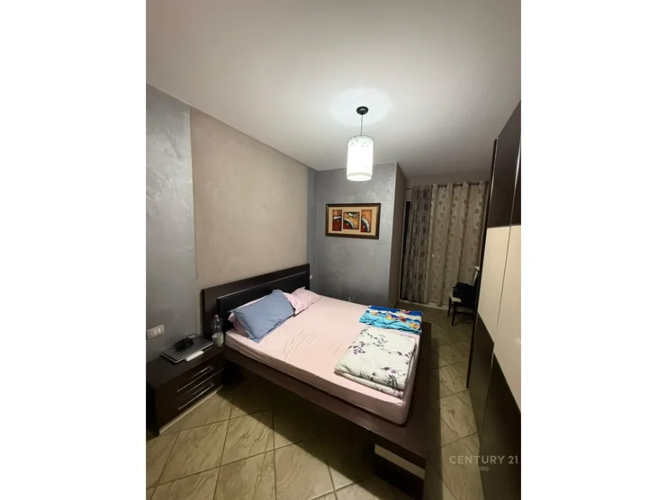 Tirane, jepet me qera apartament 2+1 Kati 3, 75 m² 600 € (rruga e kavajes)