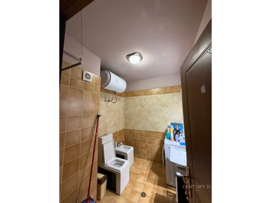 Tirane, jepet me qera apartament 2+1 Kati 3, 75 m² 600 € (rruga e kavajes)