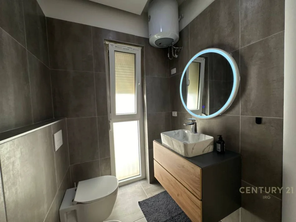 Tirane, jepet me qera apartament 2+1+Ballkon Kati 2, 102 m² 1.200 € (liqeni i thate park life residence)