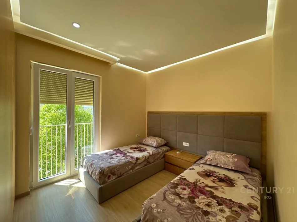 Tirane, jepet me qera apartament 2+1+Ballkon Kati 2, 102 m² 1.200 € (liqeni i thate park life residence)