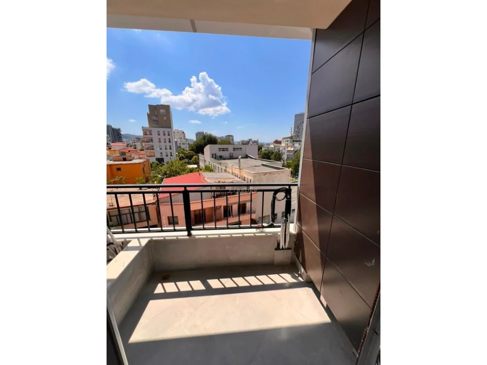 Tirane, shitet apartament 1+1+Ballkon Kati 3, 52 m² 149.000 € (mihal grameno prane shkolles osman myderizi)