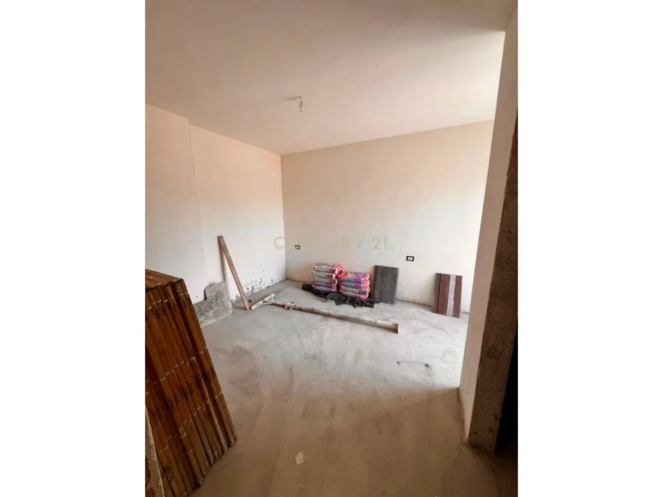 Tirane, shitet apartament 1+1+Ballkon Kati 3, 52 m² 149.000 € (mihal grameno prane shkolles osman myderizi)