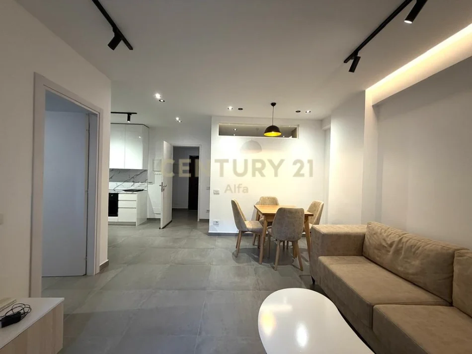 Tirane, jepet me qera apartament 1+1 Kati 1, 84 m² 500 € (ish parku kompleksi star)
