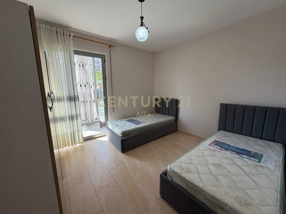 Tirane, jepet me qera apartament 3+1+Ballkon Kati 1, 121 m² 800 € (don bosko)