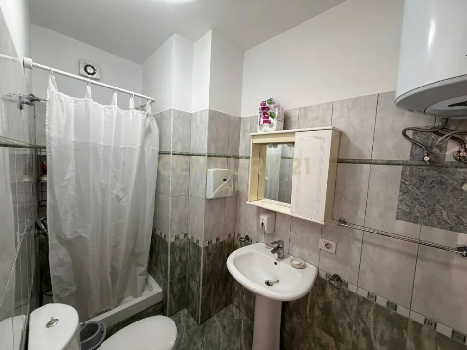 Tirane, jepet me qera apartament 3+1+Ballkon Kati 1, 121 m² 800 € (don bosko)