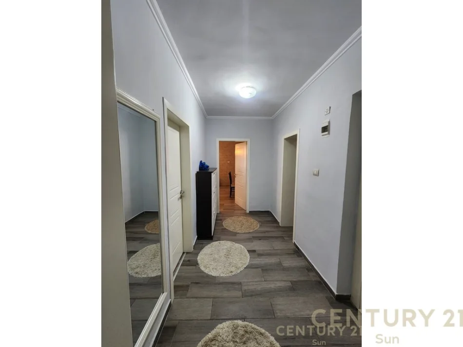 Tirane, jepet me qera apartament 1+1 Kati 5, 60 m² 530 € (vasil shanto)