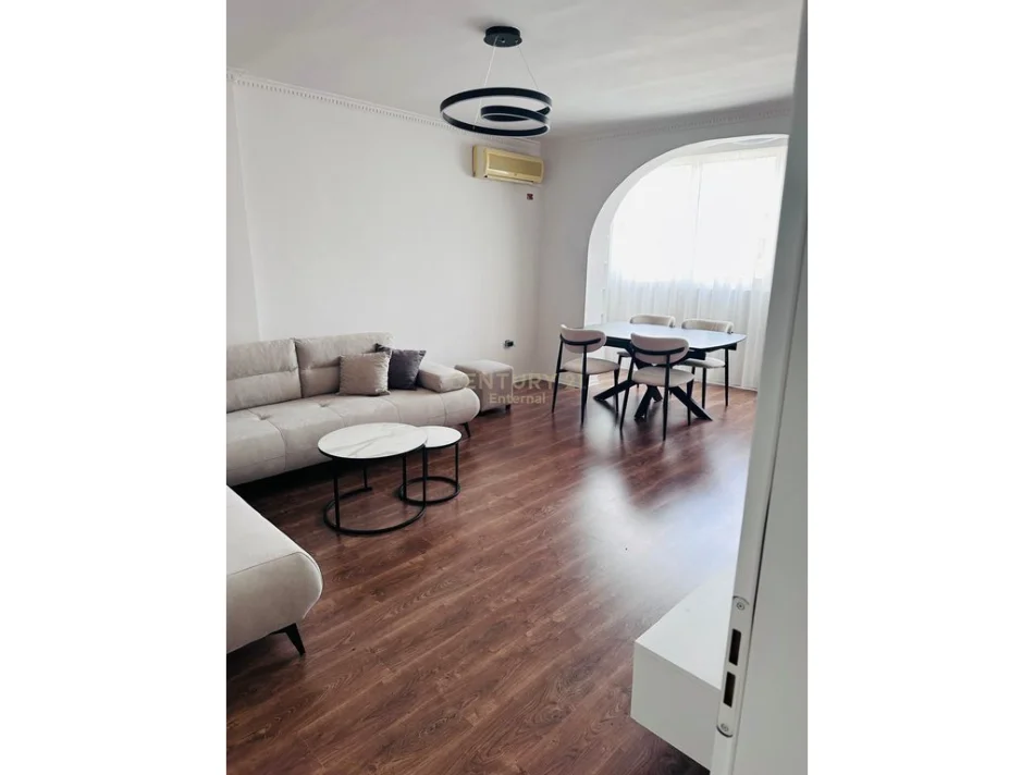 Tirane, jepet me qera apartament 1+1 Kati 6, 60 m² 600 € (rruga fortuzi)