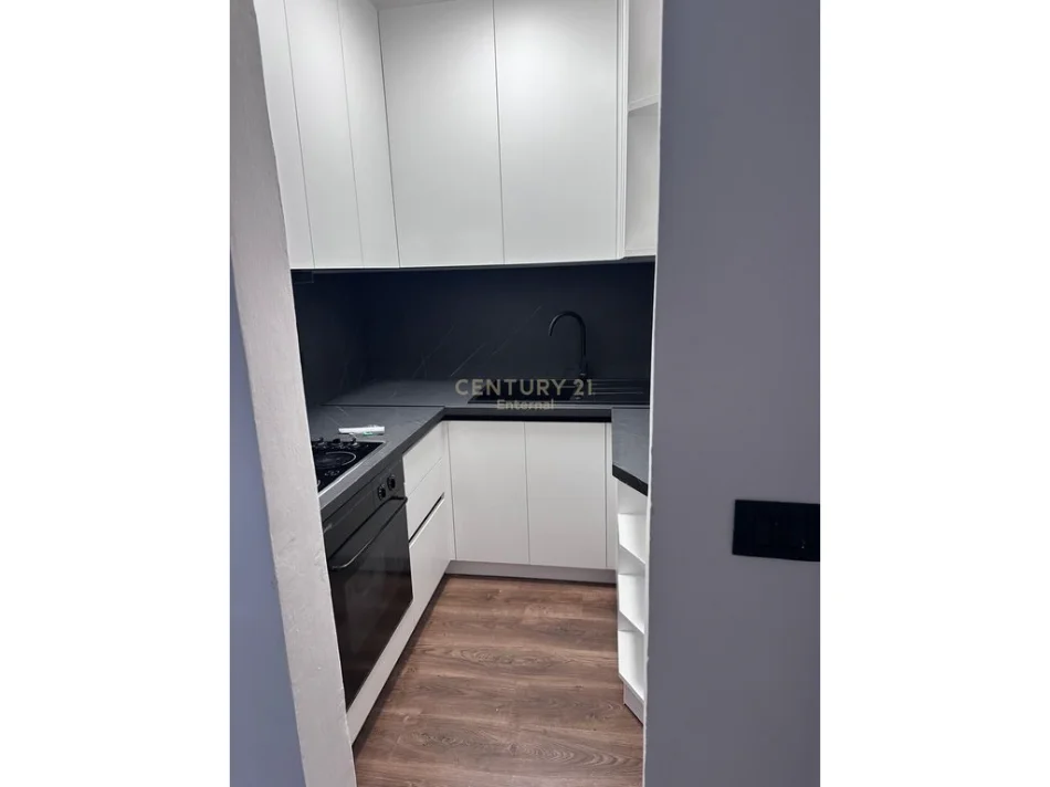 Tirane, jepet me qera apartament 1+1 Kati 6, 60 m² 600 € (rruga fortuzi)