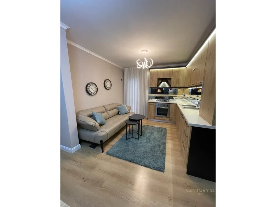Tirane, jepet me qera apartament 2+1 Kati 5, 69 m² 650 € (tirana e re irfan tomini)