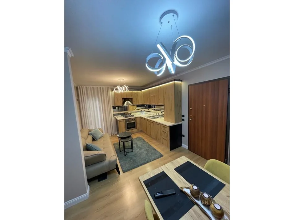 Tirane, jepet me qera apartament 2+1 Kati 5, 69 m² 650 € (tirana e re irfan tomini)