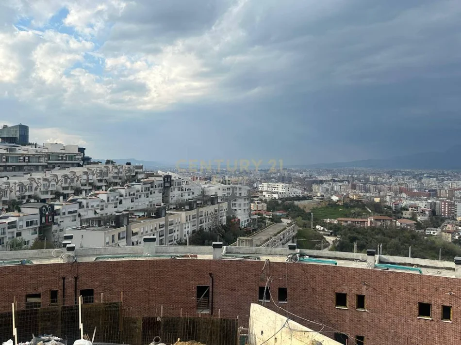 Tirane, shitet apartament 2+1+Ballkon Kati 1, 82 m² 195.000 € (kodra e diellit 2)