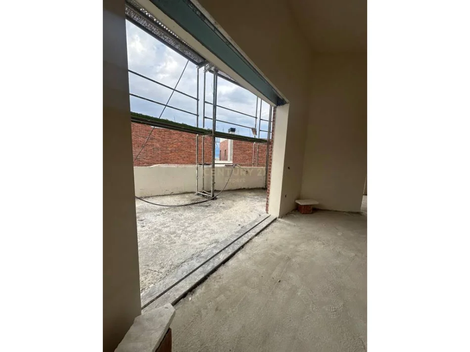 Tirane, shitet apartament 2+1+Ballkon Kati 1, 82 m² 195.000 € (kodra e diellit 2)