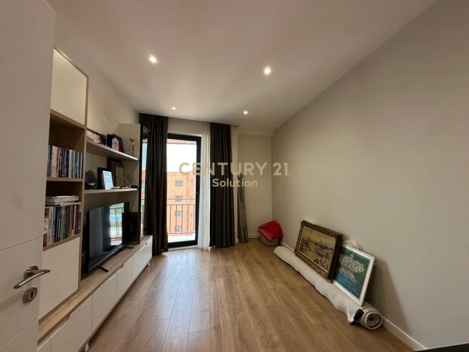 Tirane, shitet apartament 2+1+Ballkon Kati 9, 116 m² 195.000 € (astir)