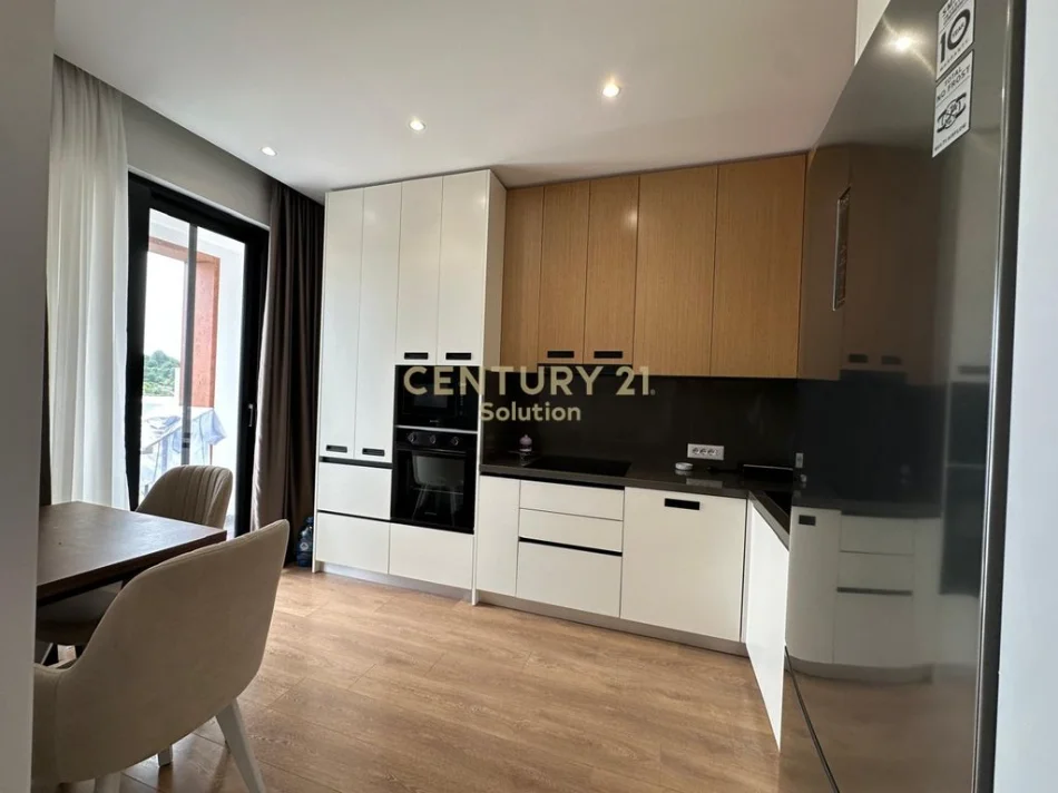 Tirane, shitet apartament 2+1+Ballkon Kati 9, 116 m² 195.000 € (astir)